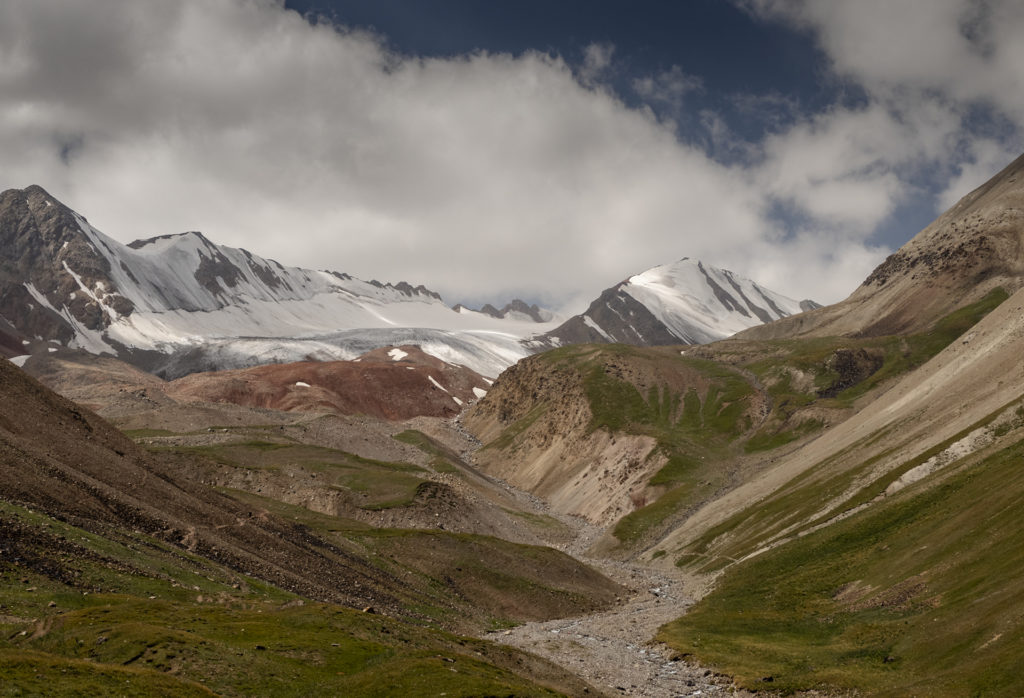 Kyrgyzstan valley 01